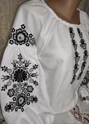 Сорочка стильна, вишивка оригінальна, а тканина легка та натуральна - домоткане полотно.5 фото