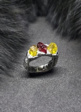 Кільце garnet, зелений гранат, червоний гранат, сплав олова, міді, срібла.