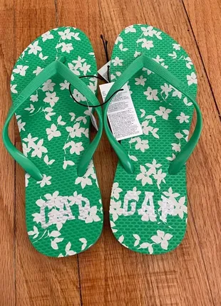 Шлепанцы сланцы вьетнамки женские зеленые в цветах gap геп