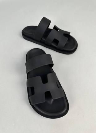 Слайдеры шлепки кожаные черные матовые