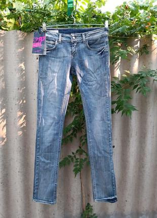 Розпродажі, джинси  италия