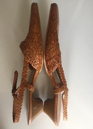 Шкіряні туфлі плетінки слінгбеки на низьких підборах2 фото