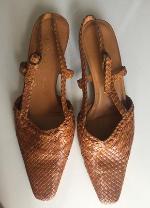 Шкіряні туфлі плетінки слінгбеки на низьких підборах