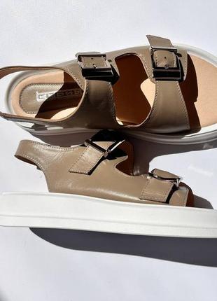 Босоніжки з натуральної шкіри8 фото