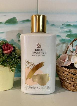 🇬🇧 boots a little something gold together парфюмированный увлажняющий лосьон для тела с шиммером 200 мл