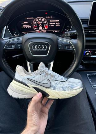 Женские кроссовки nike wide runtekk silver