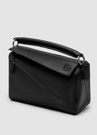 Женская сумка loewe small puzzle bag in classic calfskin black черная3 фото