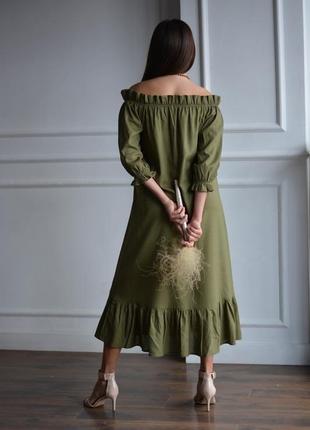 Оливковое льняное платье с открытыми плечами olive peasant dress2 фото