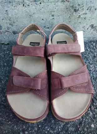 Нові чоловічі шкіряні сандалі onefoot