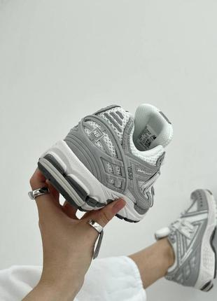 Женские кроссовки new balance 1906d milkals серого с молочным цветов4 фото