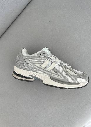 Женские кроссовки new balance 1906d milkals серого с молочным цветов6 фото