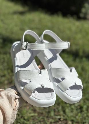 Жіночі босоніжки з натуральної шкіри / шкіряні босоніжки в леопардовому принті / леопардові сандалі шкіряні8 фото