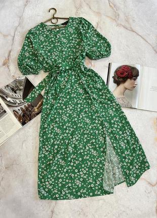 Плаття в квіти