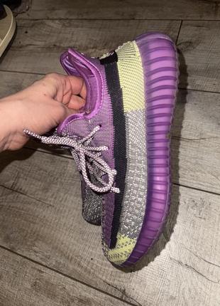 Yeezy boost adidas кросівки