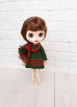 Вязаное зеленое платье на куклу блайз, подарок девочке2 фото