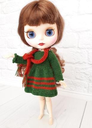 Вязаное зеленое платье на куклу блайз, подарок девочке3 фото