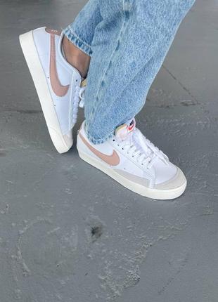 Жіночі кросівки nike blazer low white/pink3 фото