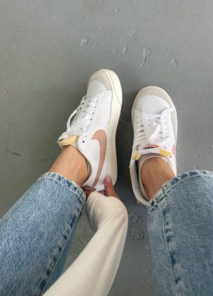 Женские кроссовки nike blazer low white/pink6 фото