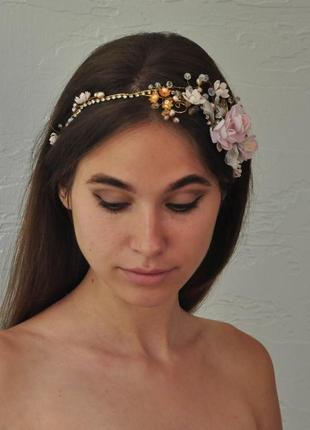 Прикраса для зачіску з квітами, перлами і кристалами в рожево золотих тонах4 фото