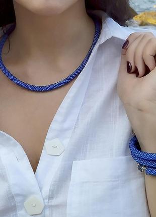 Джгут-ларіат з бісеру на шию/руку у відтінку джинсовий синій3 фото