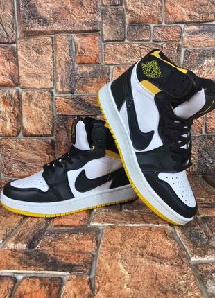 Кросівки жіночі підліткові nike jordan