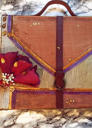 Коробка конфет в виде портфеля