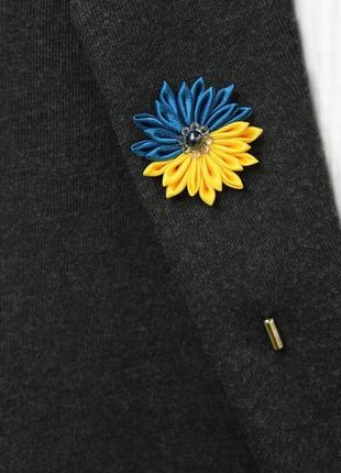 Чоловіча бутоньєрка, синьо-жовта брошка