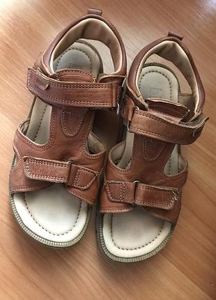 Босоніжки сандалі bisgaard 33 р. шкіра