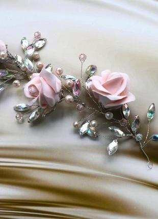 Украшение в прическу с жемчугом, кристаллами и нежно персиковыми розами2 фото