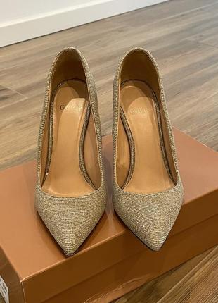 Італійські туфлі з натуральної шкіри heels4 фото