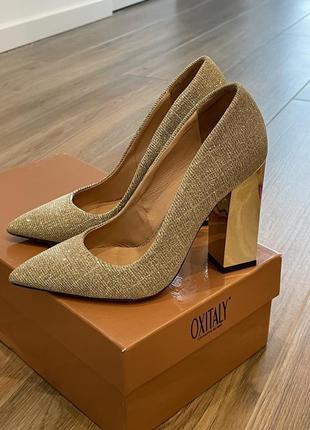 Італійські туфлі з натуральної шкіри heels