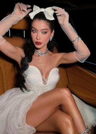 Длинные фатиновые белые перчатки