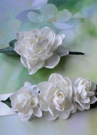 Свадебные аксессуары - бутоньерка для жениха и цветочный браслет для невесты2 фото