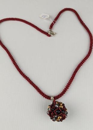 Кулон из чешского бисера и бусин