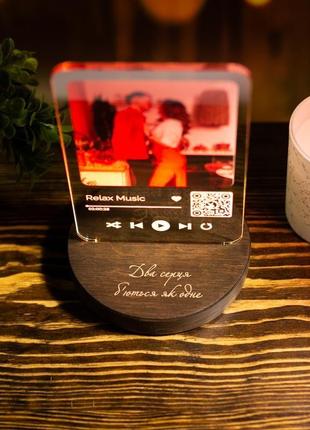 Led фото-светильник с qr-кодом,  фото и гравировкой на базе, подарок парню или девушке на годовщину2 фото