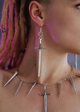 Довгі сережки з мечами і срібними застібками. готичні відьомські прикраси для...