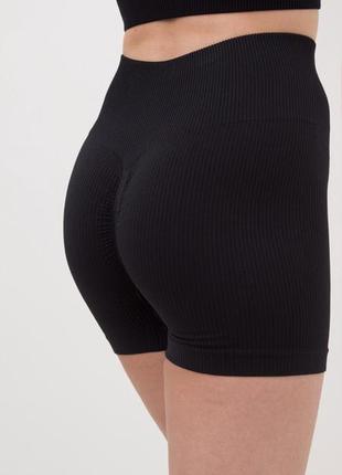 Безшовні шорти в рубчик с пуш-ап эффектом shorts rib shape black (чорний) размер s/m; l/xl /xl
