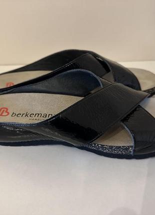Жіночі шкіряні босоніжки шльопанці berkemann