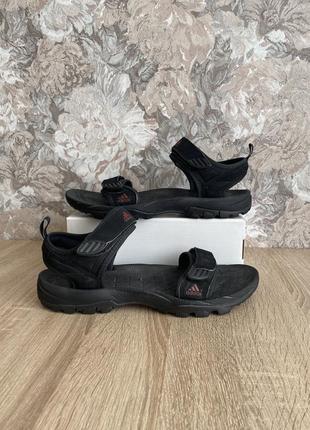 Adidas босоніжки сандалі шльопки