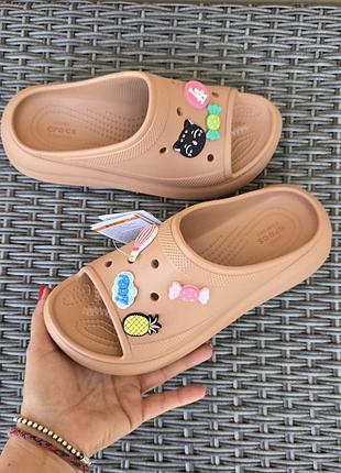 Шльопанці на платформі crocs crush