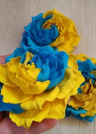 Желто-голубые розочки на резиночке или заколочке7 фото