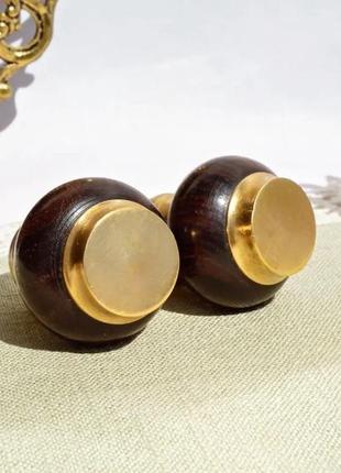 Гарний, старовинний набір для спецій з бронзи і тюльпанового дерева. німеччина. набор...