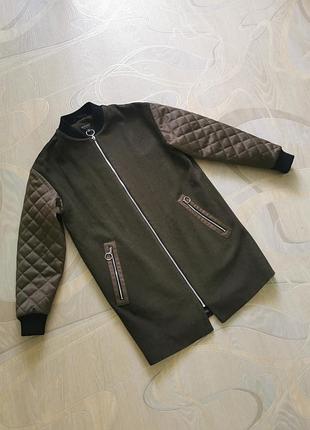 Стильне демісезонне пальто