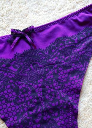 Новые яркие фиолетовые лиловые сиреневые черные бесшовные трусики стринги танга бикини...