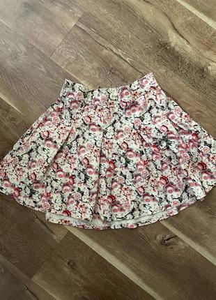 Трендовая юбка в цветочный принт