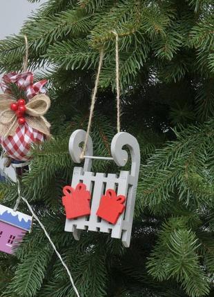 Новогодние игрушки декор из дерева фанеры на елку санки санчата3 фото
