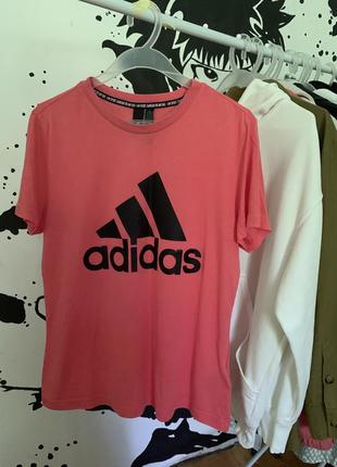 Футболка жіноча adidas