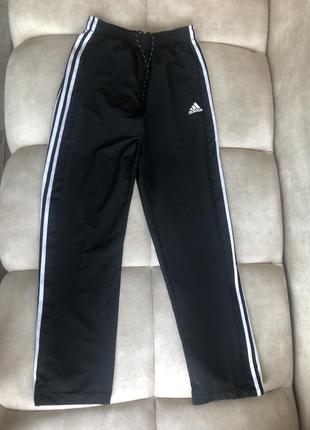 Штани спортивні adidas, розмір с