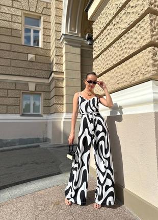 Стильний легкий літній комбінезон принтований жіночий брючний з майкою на бретельках яскравий з віскози