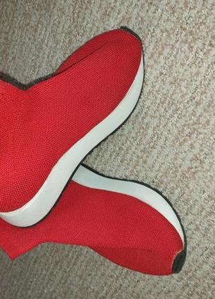 Кросівки, хайтопи, кеди